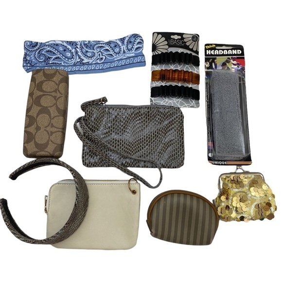 Accessories 9 piece Value Bundle! 🛍️ Beiges /Neutrals! Cosmetic Bags and More! - Picture 6 of 7